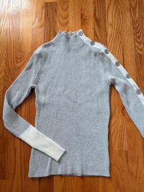 Mint Velvet Light Gray Ribbed Button-Shoulder Mock Neck Sweater NWOT